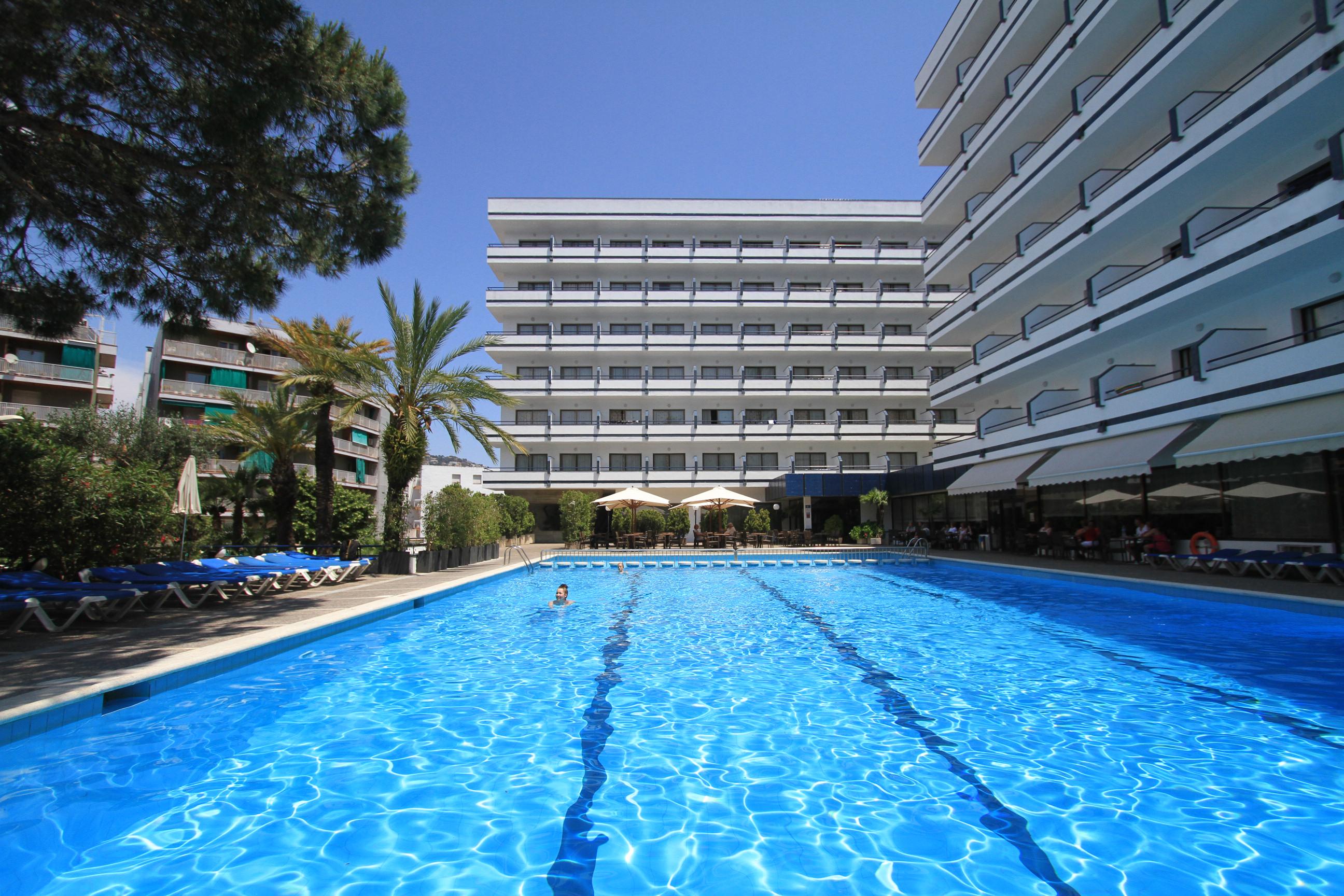 Hotel Gran Garbi & Aquasplash Lloret de Mar Bagian luar foto